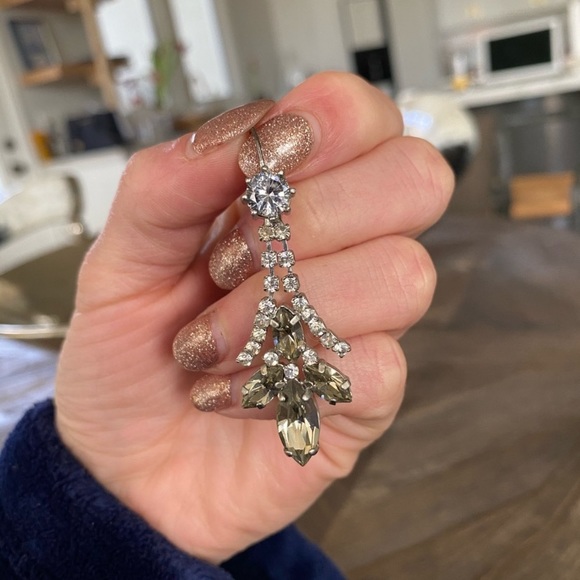 Dangling Earrings - Picture 2 of 5